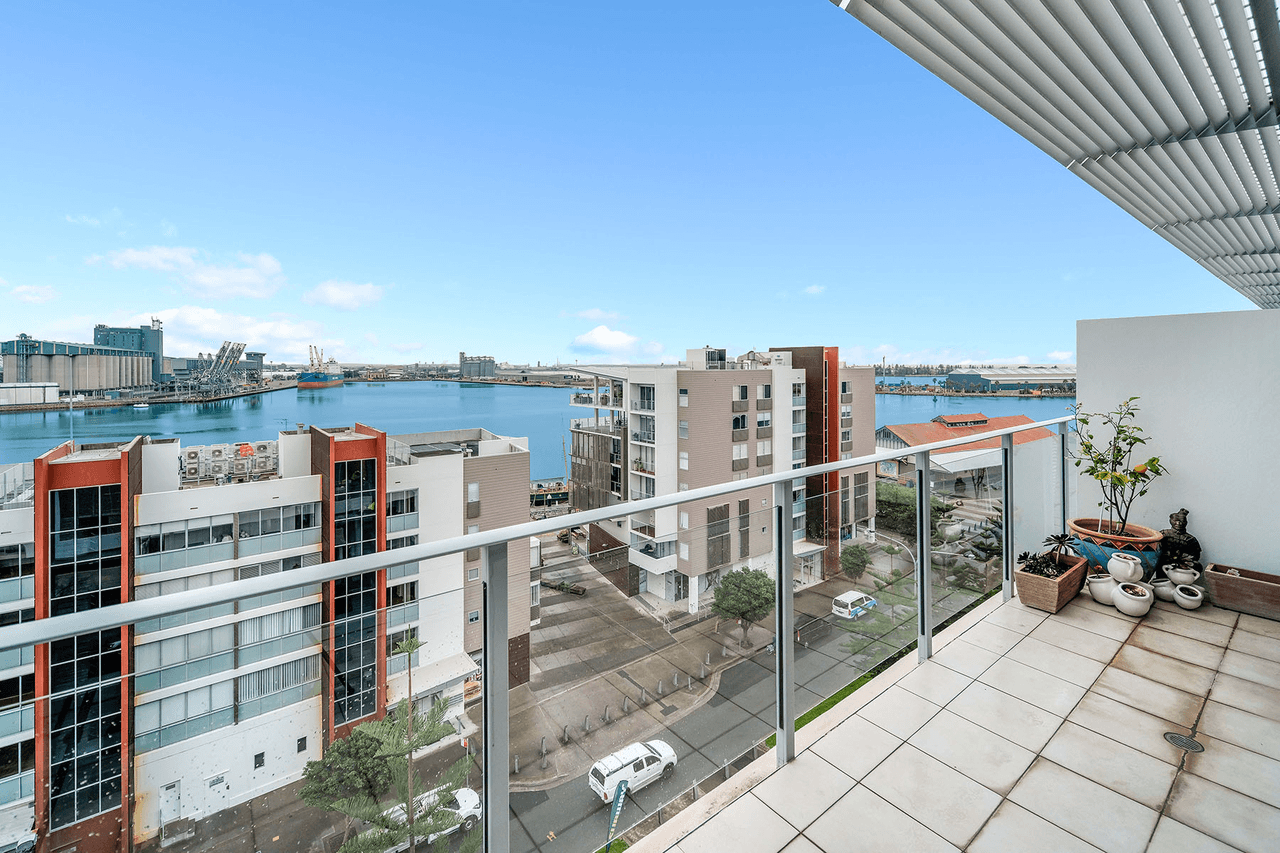 703/4 Honeysuckle Drive, Newcastle, NSW 2300