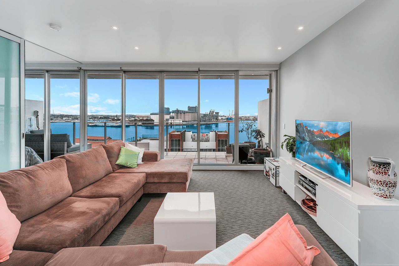 703/4 Honeysuckle Drive, Newcastle, NSW 2300