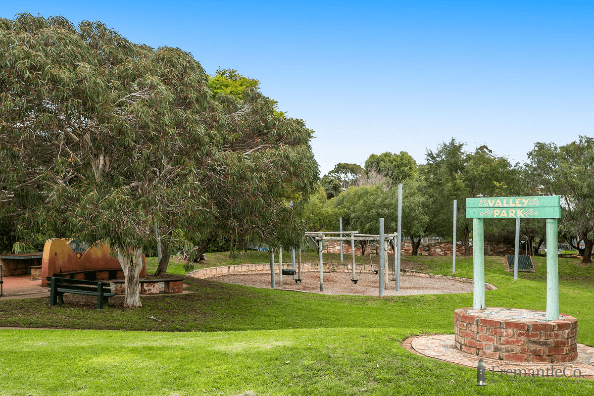 12 Nannine Avenue, White Gum Valley, WA 6162