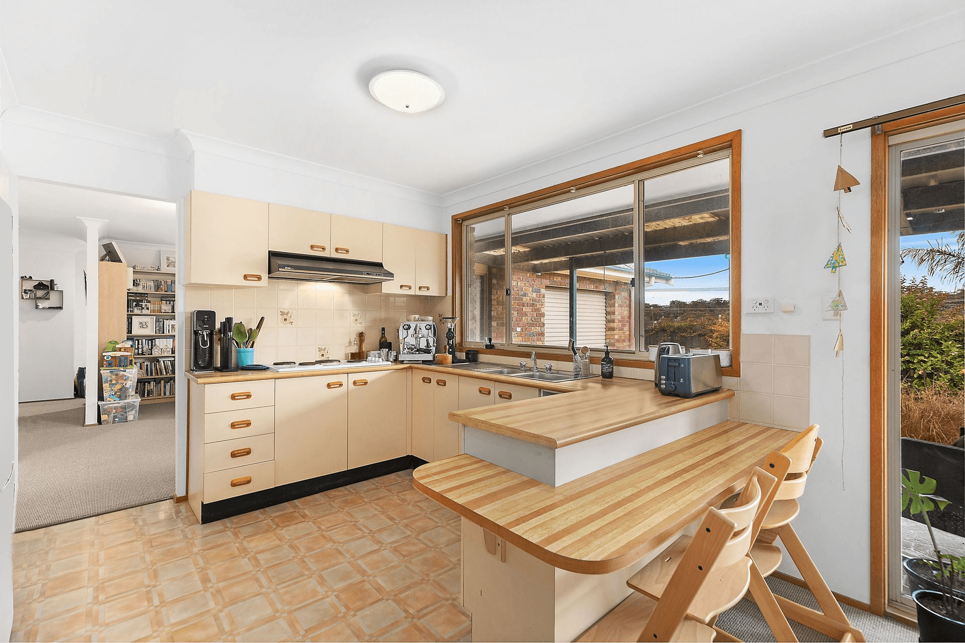 4 Mossman Avenue, Bateau Bay, NSW 2261