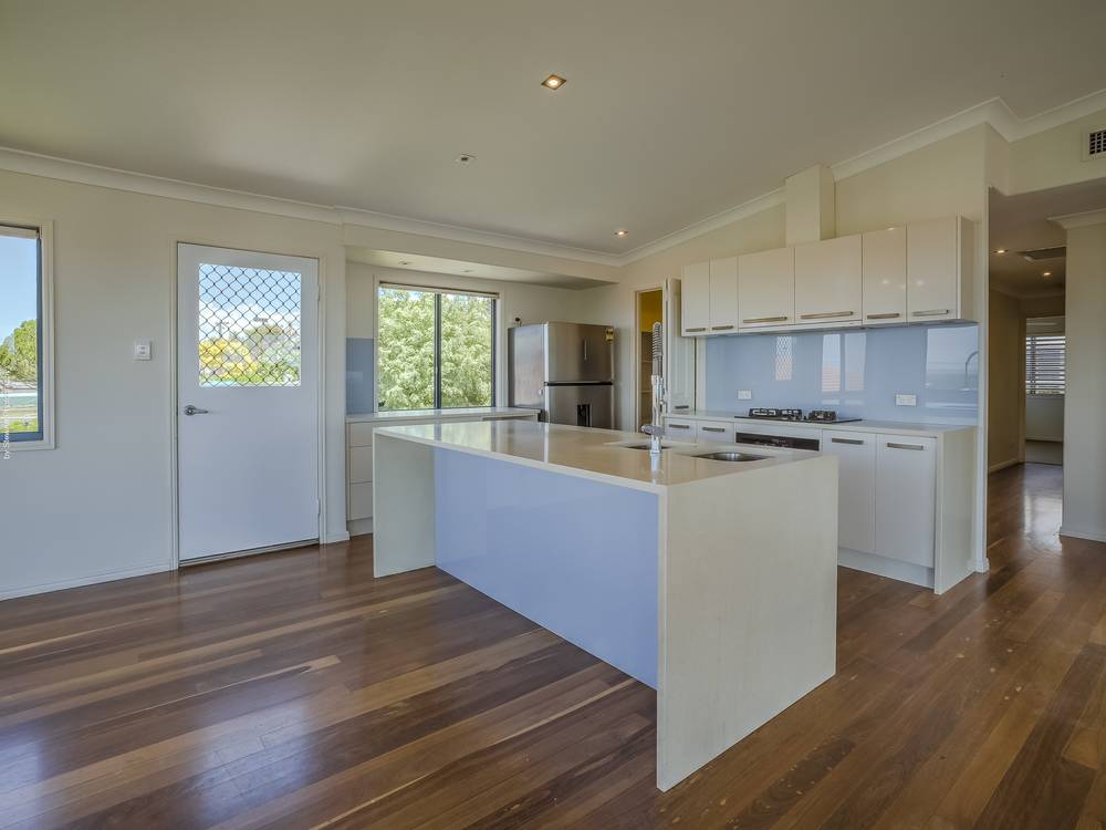 33 Talasea Drive, KAWUNGAN, QLD 4655
