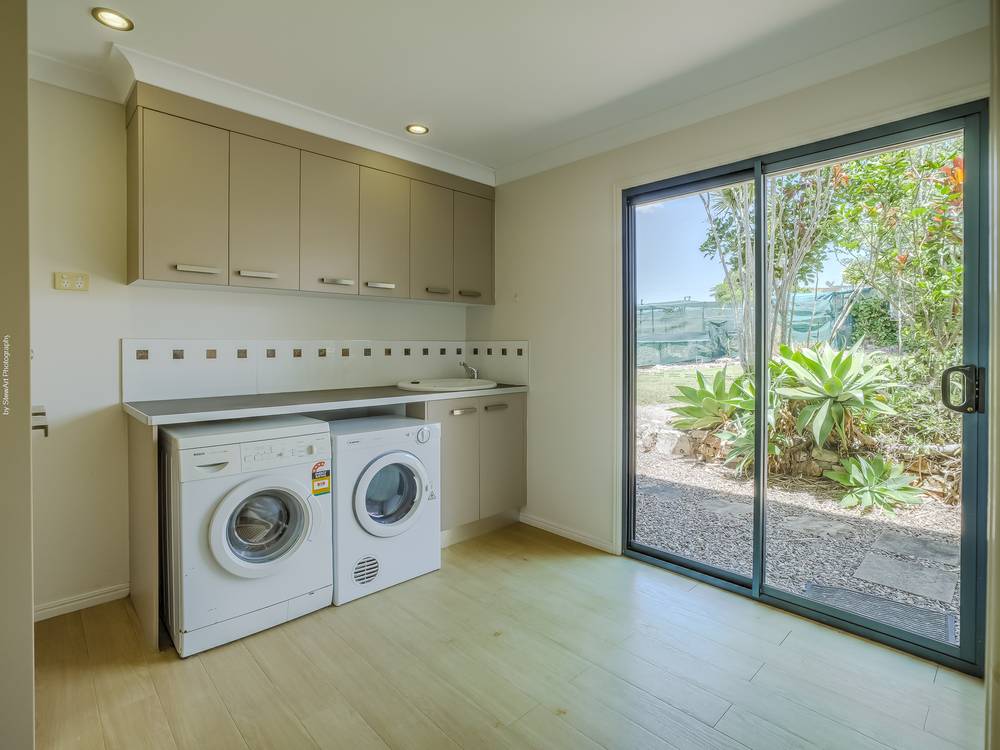 33 Talasea Drive, KAWUNGAN, QLD 4655