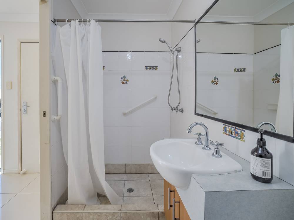 33 Talasea Drive, KAWUNGAN, QLD 4655