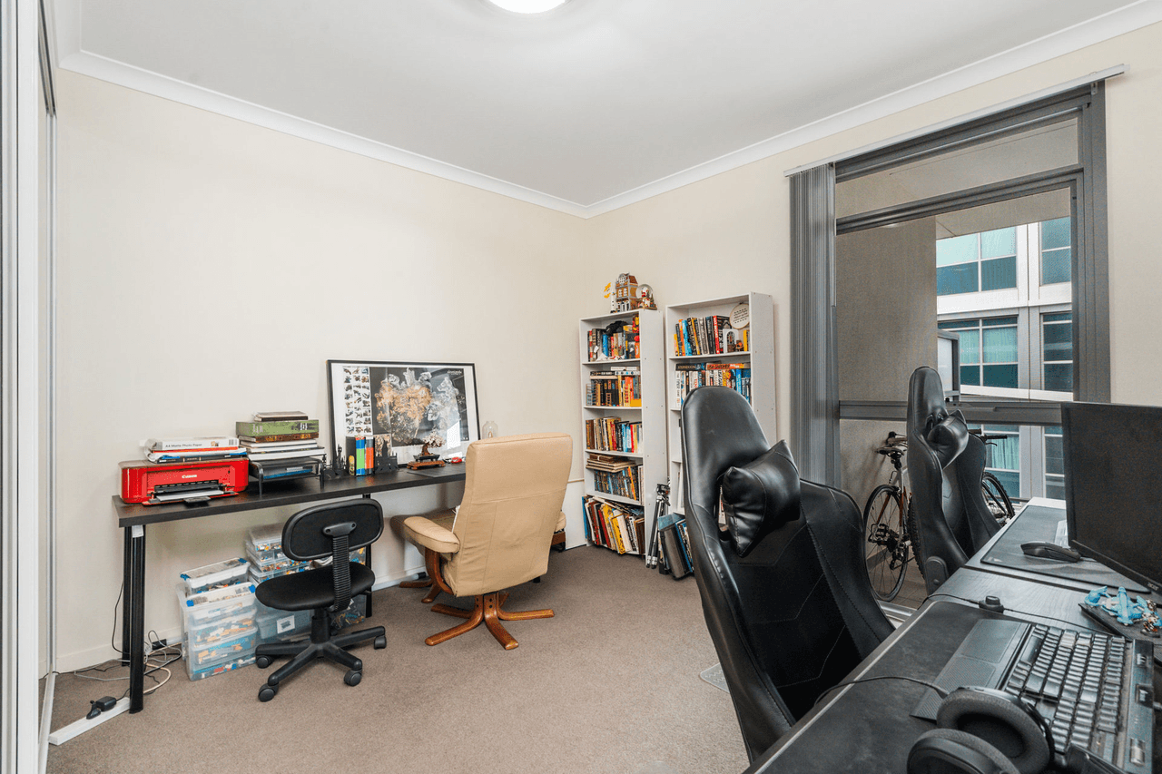 501/21 Malata Crescent, SUCCESS, WA 6164