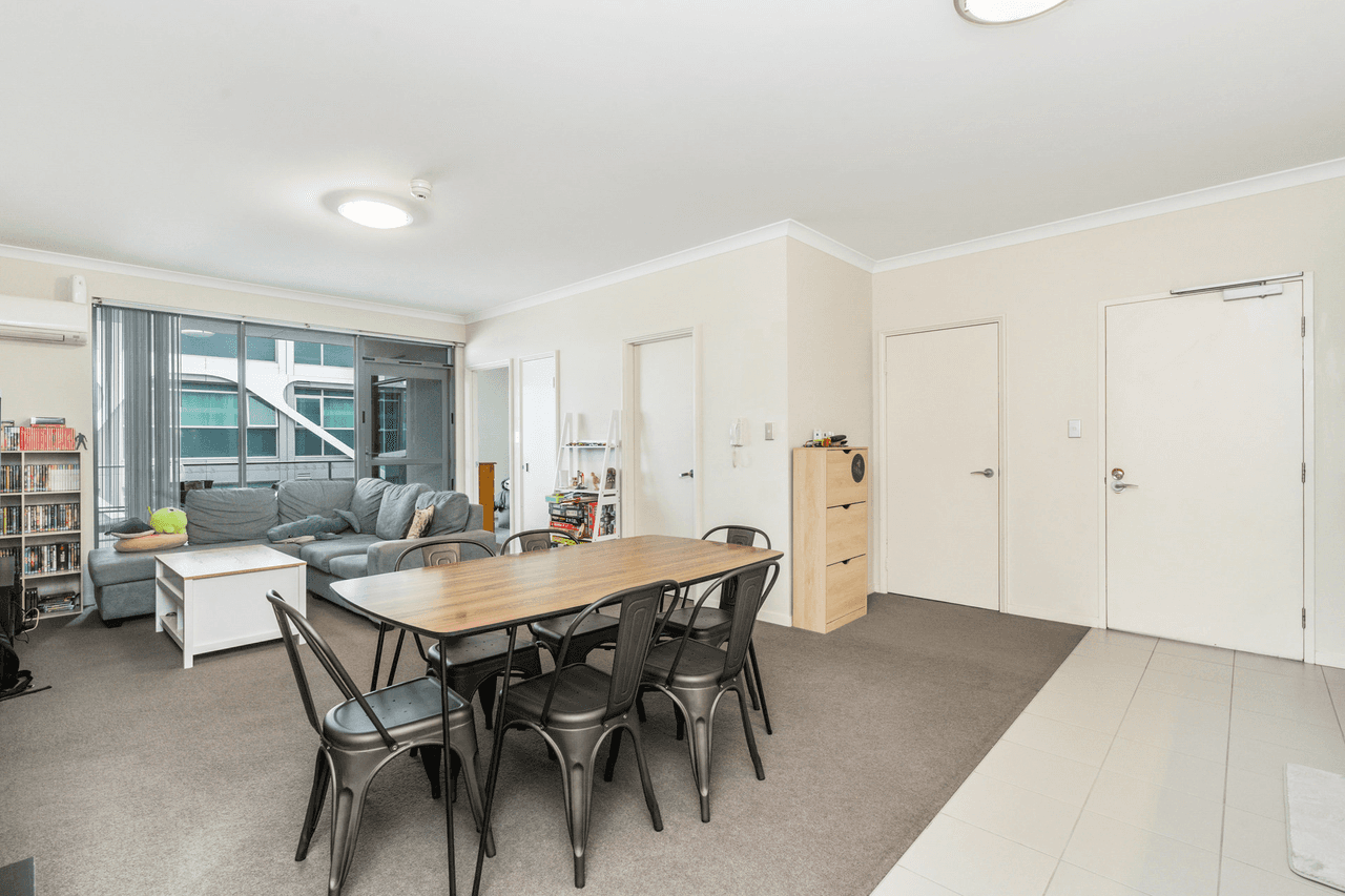 501/21 Malata Crescent, SUCCESS, WA 6164