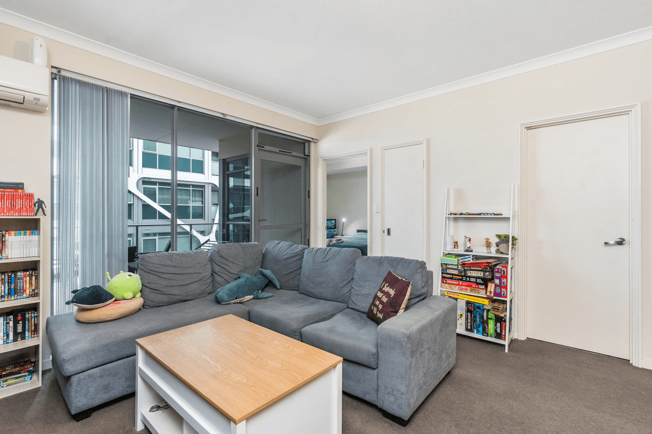 501/21 Malata Crescent, SUCCESS, WA 6164