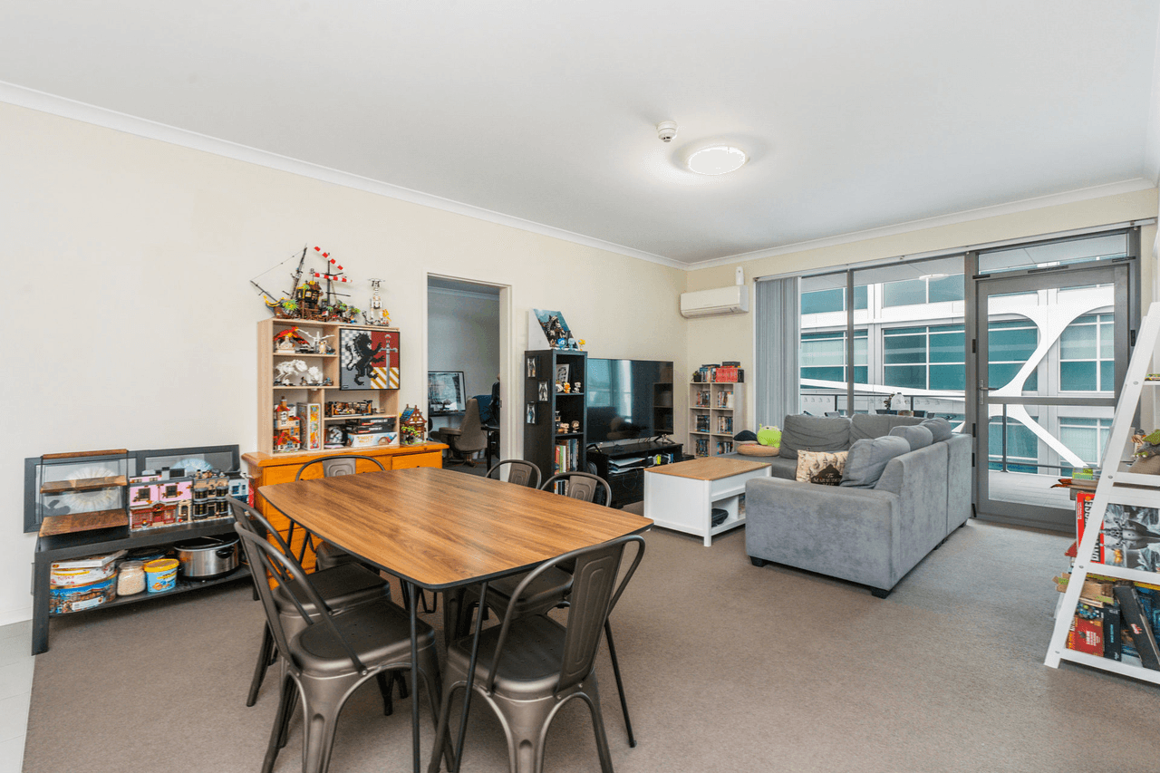 501/21 Malata Crescent, SUCCESS, WA 6164