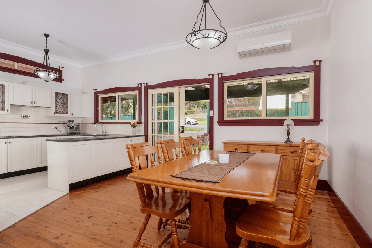 9 Railway Parade, PENSHURST, NSW 2222