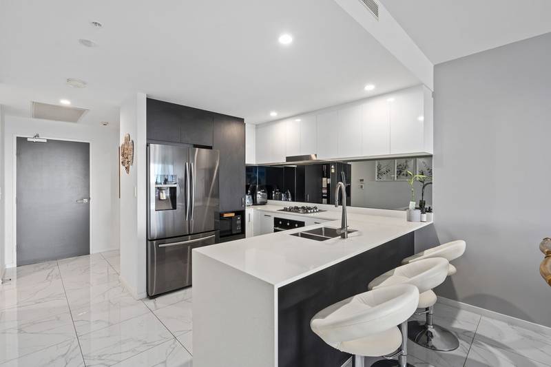 4604/5 Harbour Side Court, BIGGERA WATERS, QLD 4216