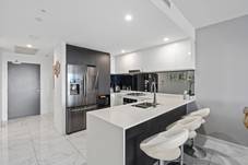 4604/5 Harbour Side Court, BIGGERA WATERS, QLD 4216