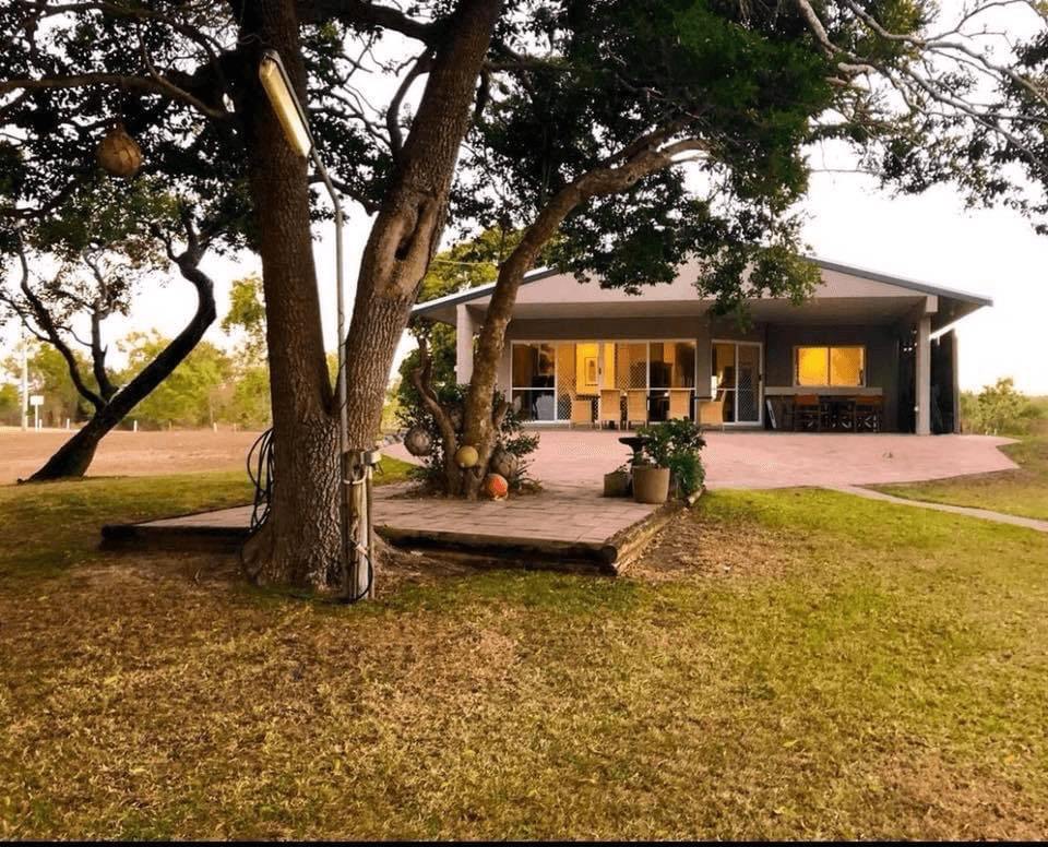 42 Baxter Avenue, 'Brisk Bay', BOWEN, QLD 4805