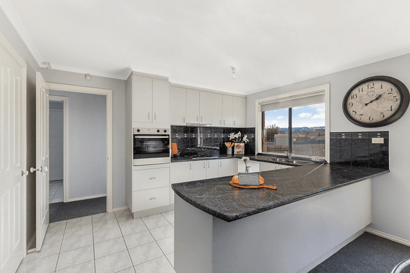 11 Hadley Drive, WALLAN, VIC 3756