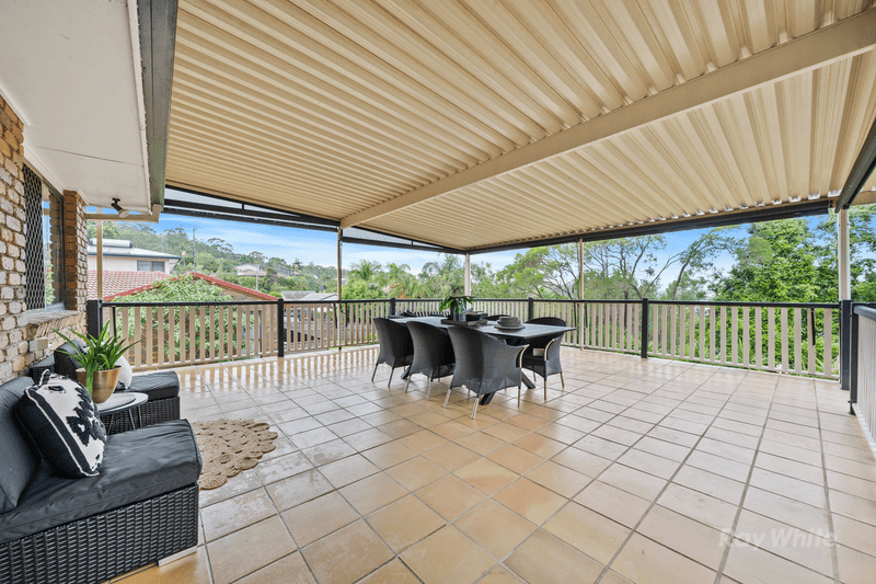 39 Deloraine Drive, SPRINGWOOD, QLD 4127