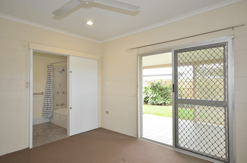 8 Lady Penrhyn Close, Bentley Park, QLD 4869