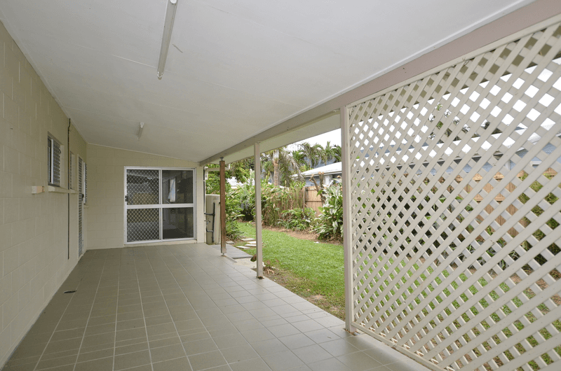 8 Lady Penrhyn Close, Bentley Park, QLD 4869