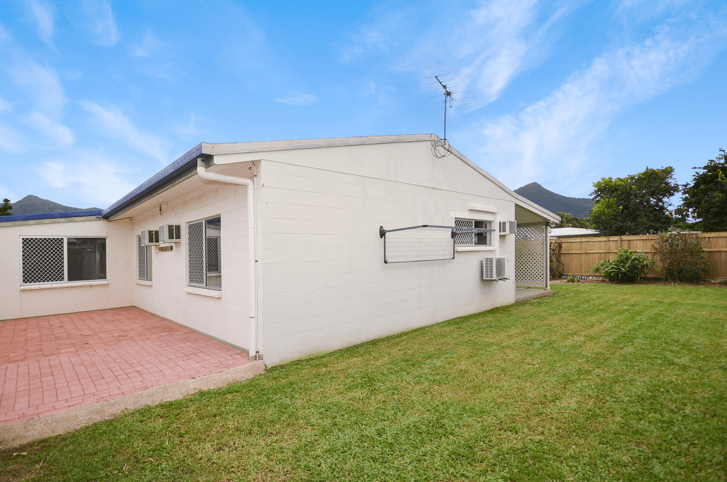 8 Lady Penrhyn Close, Bentley Park, QLD 4869