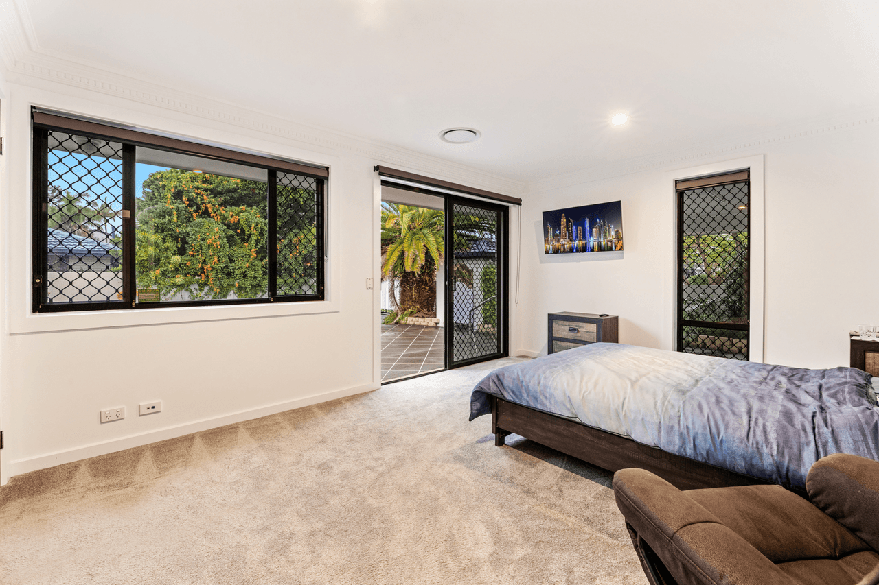 41 T E Peters Drive, BROADBEACH WATERS, QLD 4218