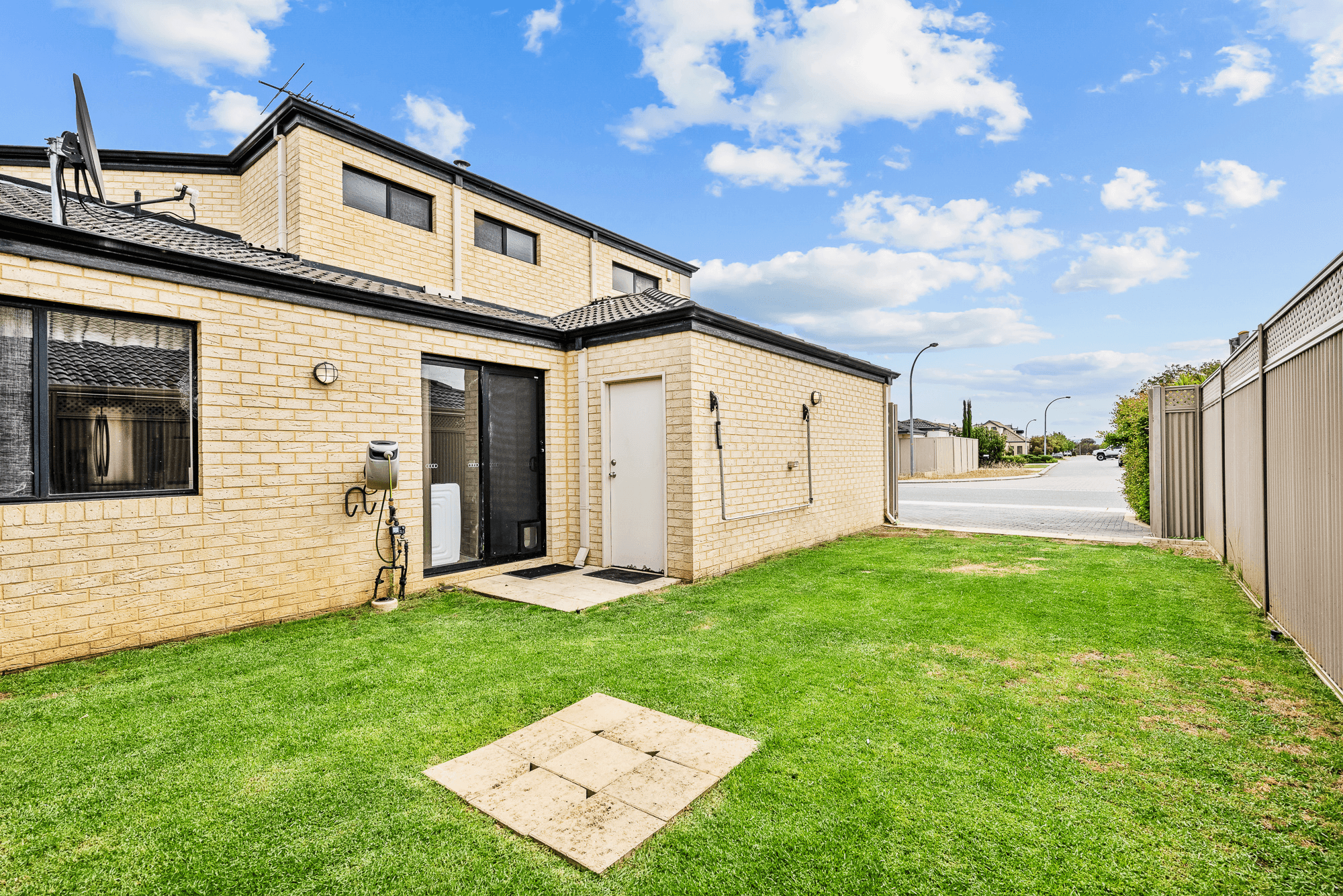 8 Millstream Drive, SOUTHERN RIVER, WA 6110