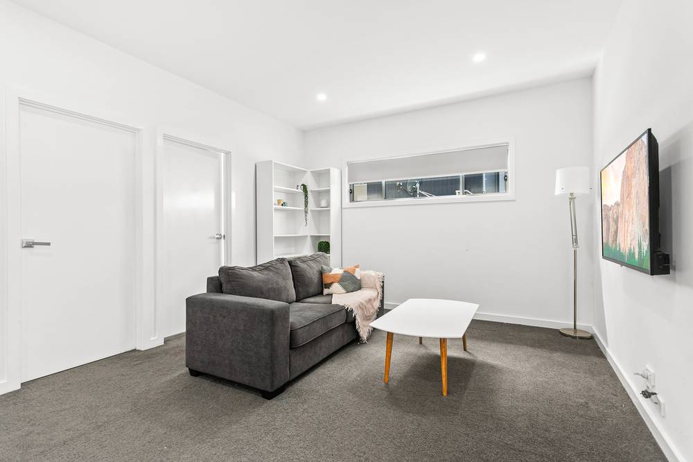 32 Elizabeth Circuit, FLINDERS, NSW 2529
