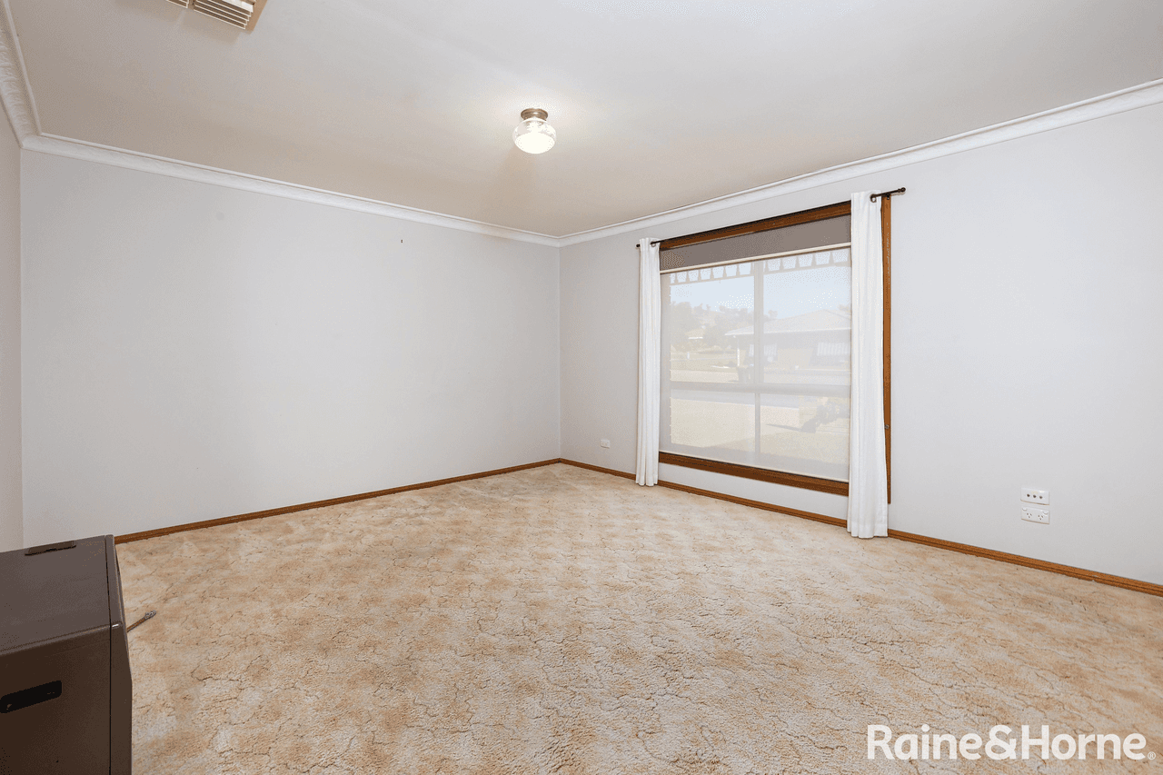 1/78 Undurra Drive, GLENFIELD PARK, NSW 2650