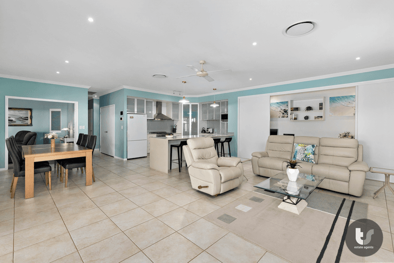 3 Newcomb Court, Redland Bay, QLD 4165