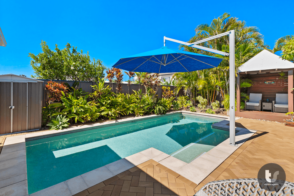 3 Newcomb Court, Redland Bay, QLD 4165