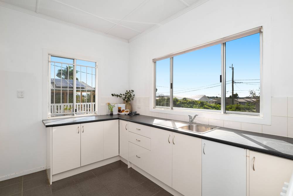 107 Dahlia Street, CANNON HILL, QLD 4170