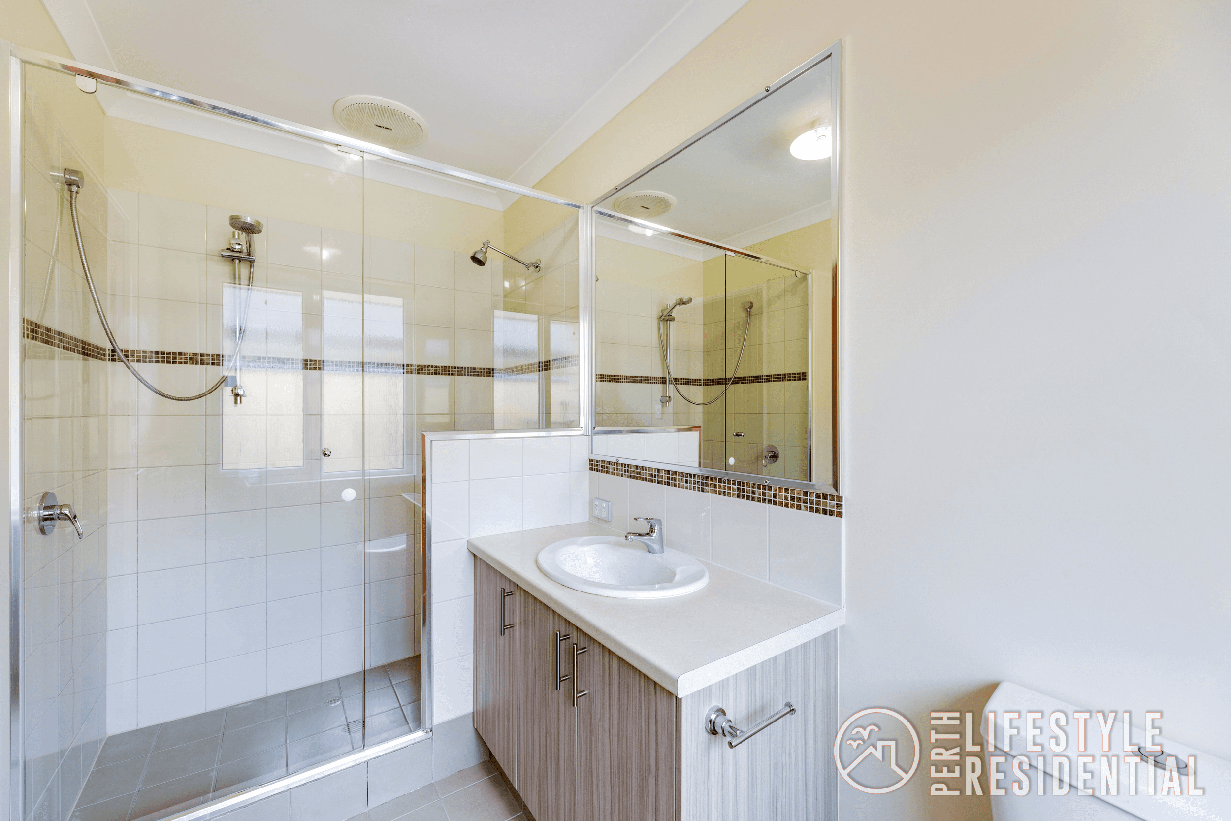40 Bulburin Parade, YANCHEP, WA 6035