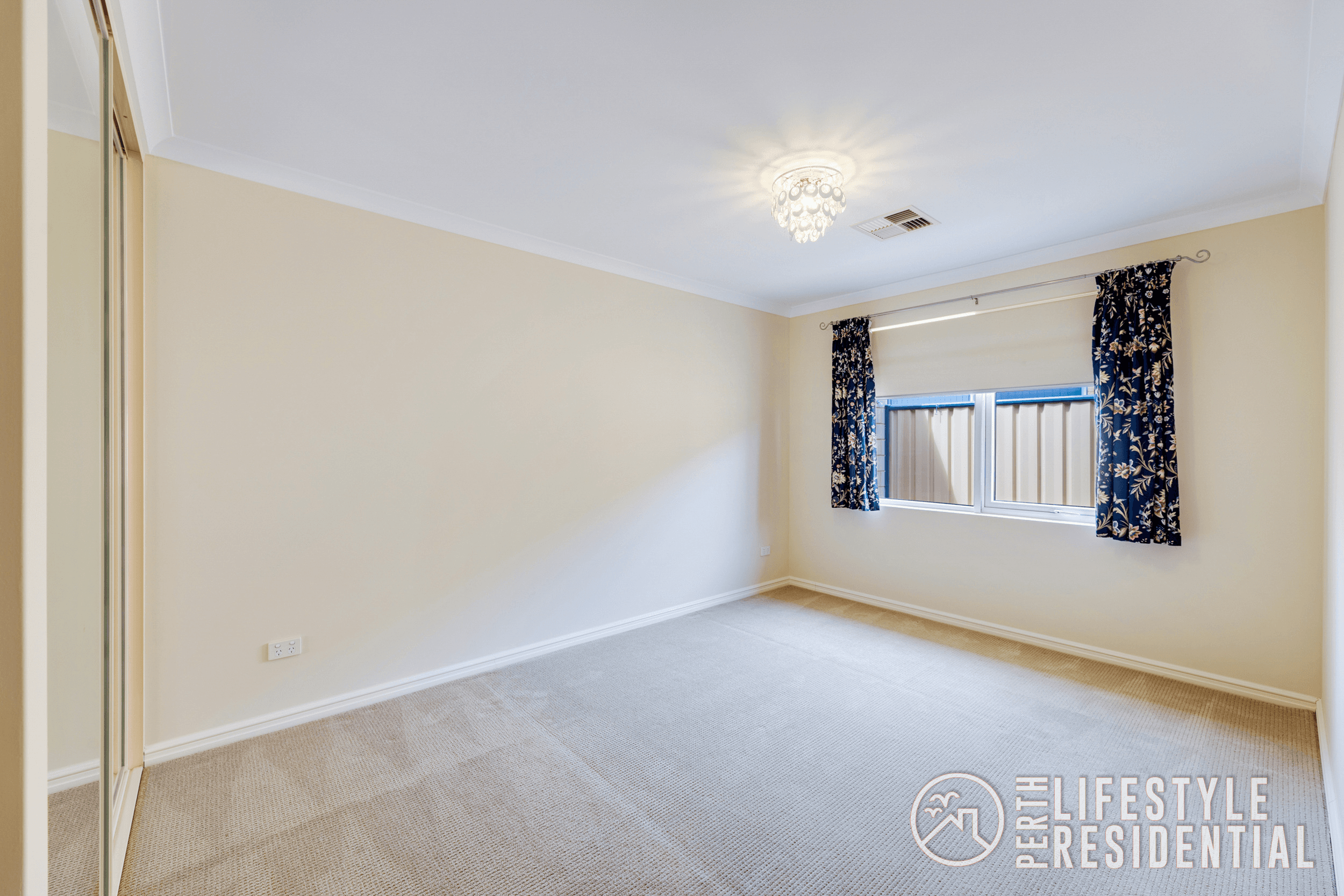 40 Bulburin Parade, YANCHEP, WA 6035