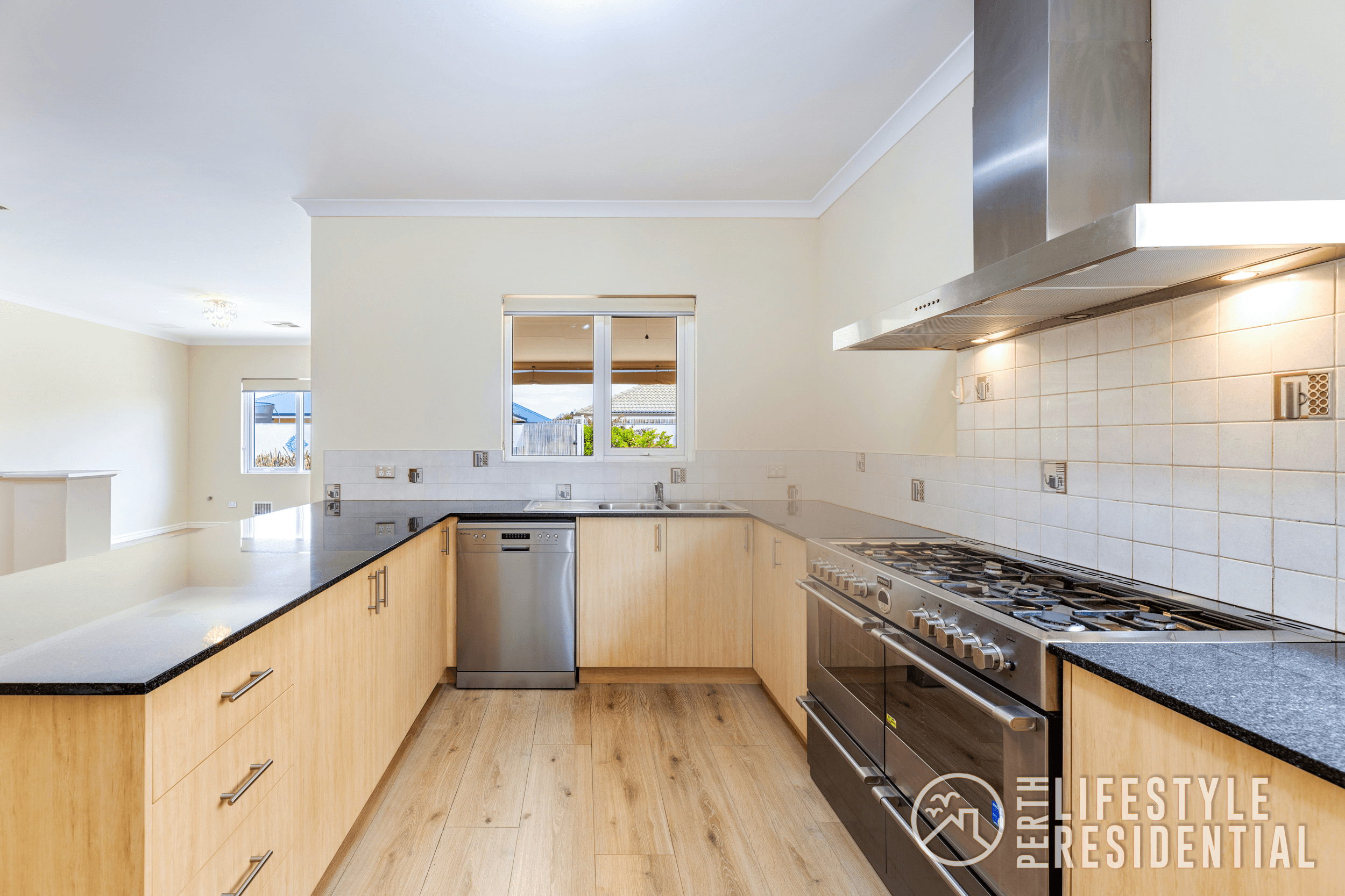 40 Bulburin Parade, YANCHEP, WA 6035
