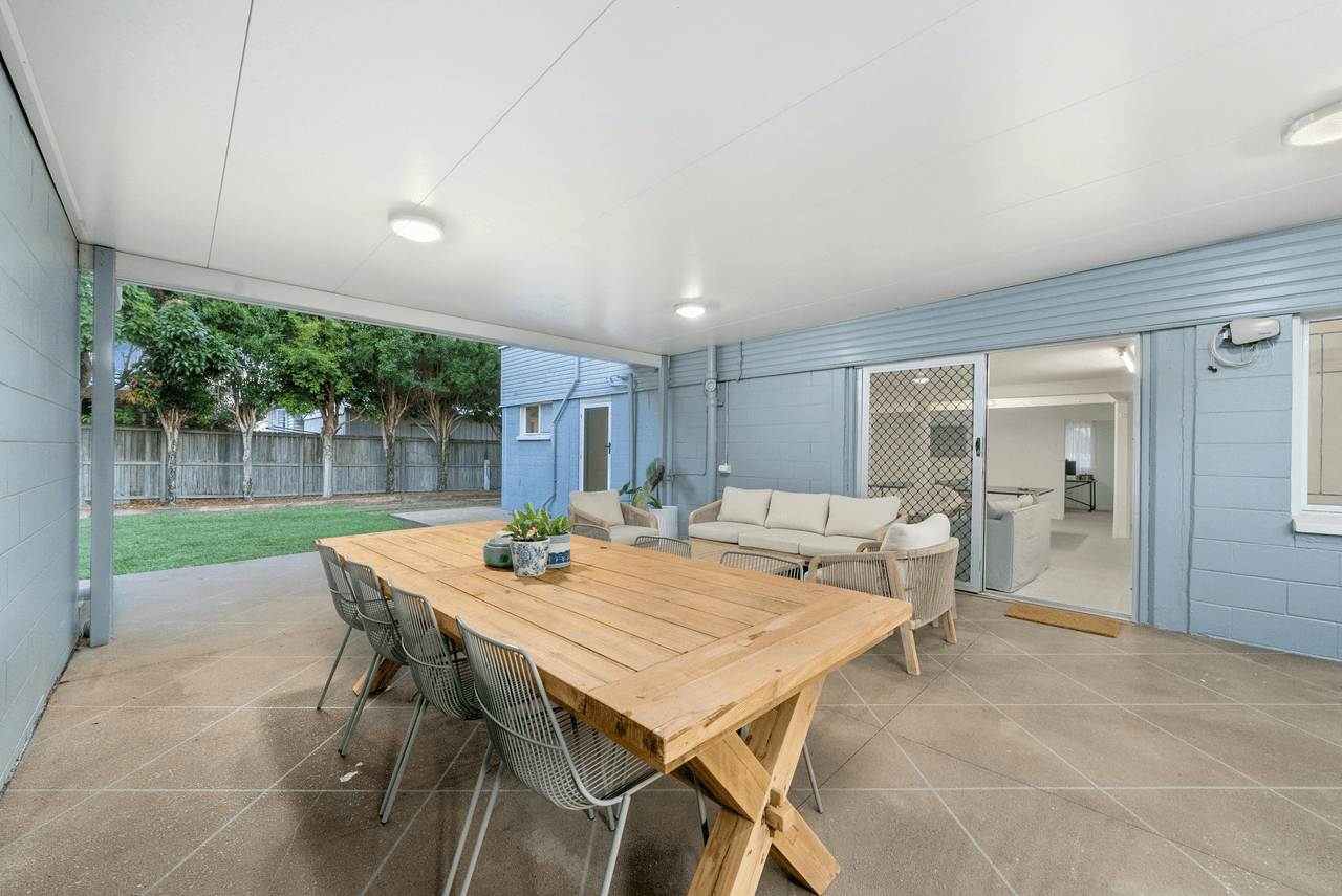 54a Arthur Street, WOODY POINT, QLD 4019