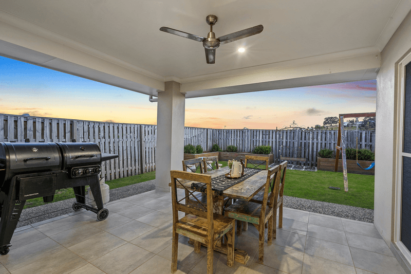 28 Hillstone Crescent, MAUDSLAND, QLD 4210