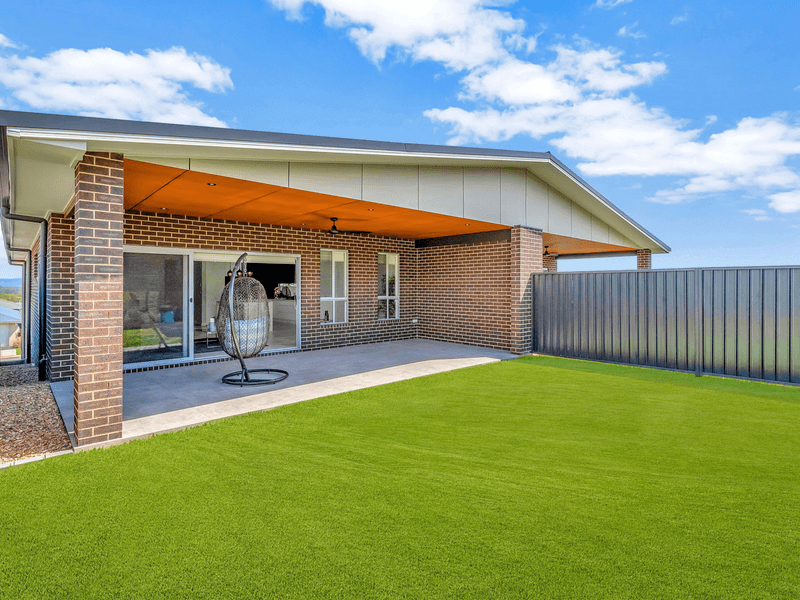 13B Lowndes Drive, ORAN PARK, NSW 2570