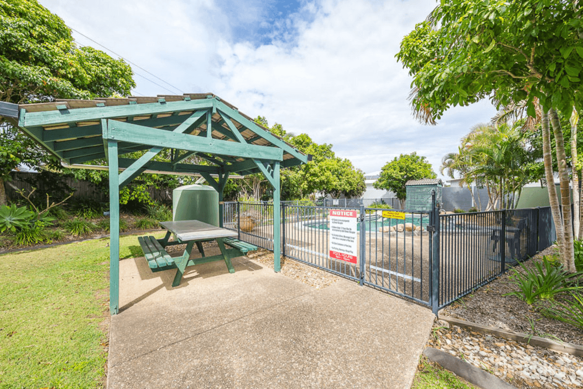 2 Seabreeze Court, Spinnaker Drive, SANDSTONE POINT, QLD 4511