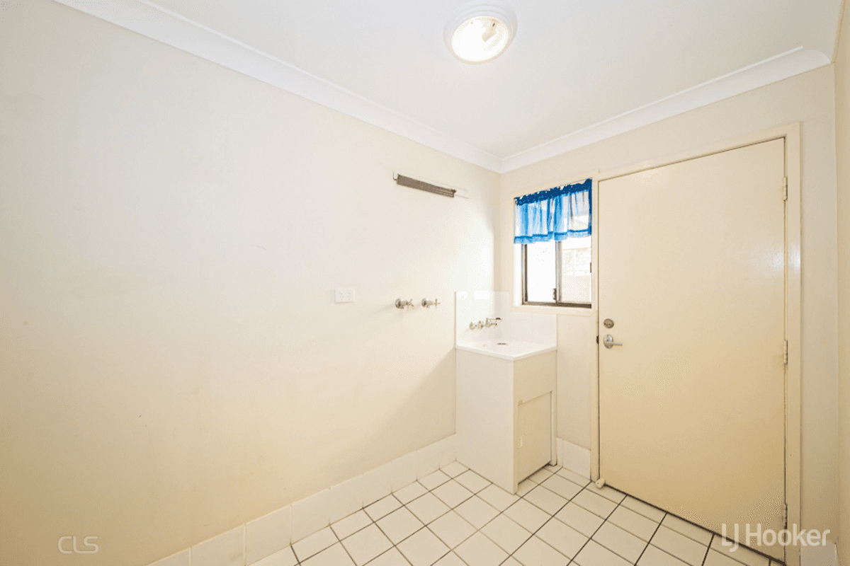 2 Seabreeze Court, Spinnaker Drive, SANDSTONE POINT, QLD 4511