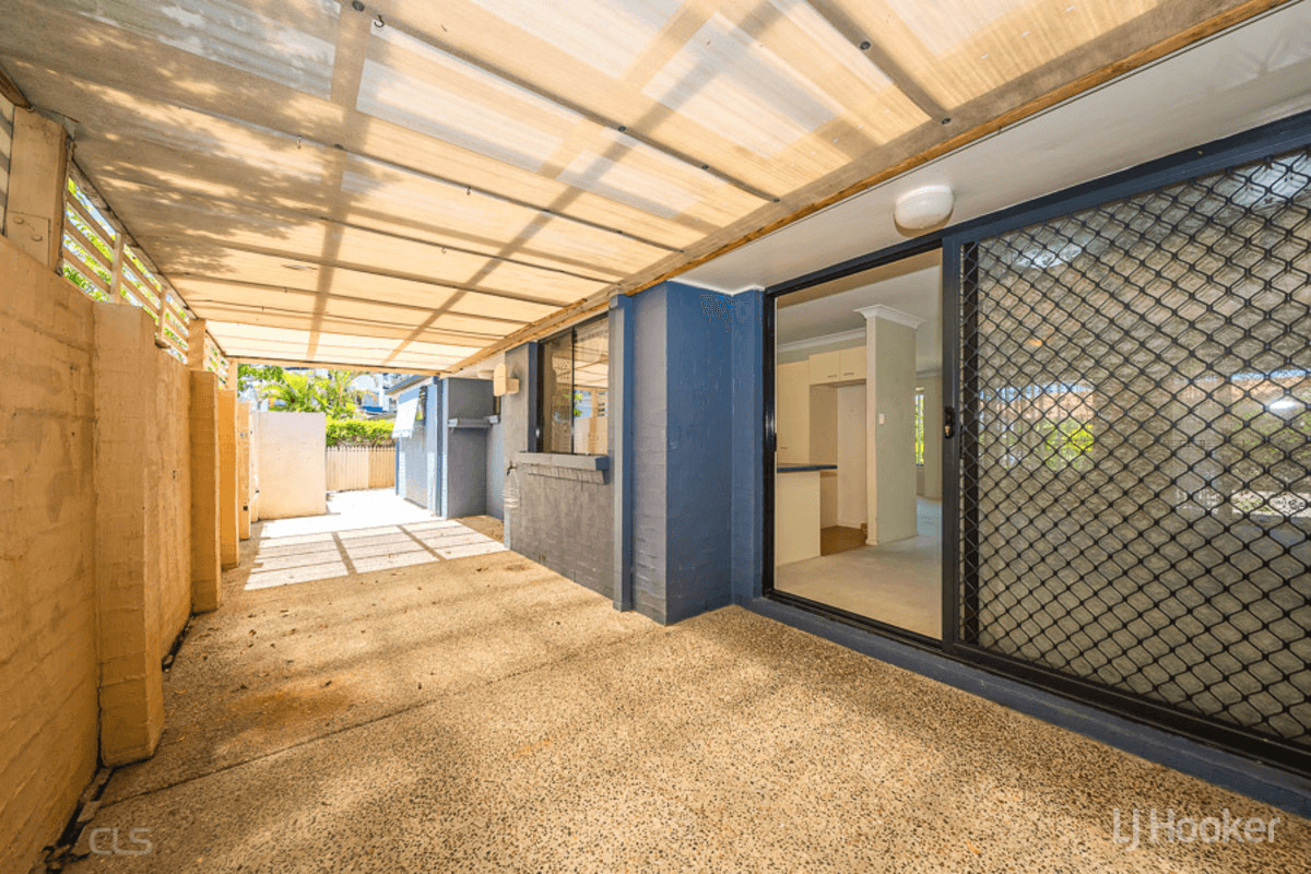 2 Seabreeze Court, Spinnaker Drive, SANDSTONE POINT, QLD 4511