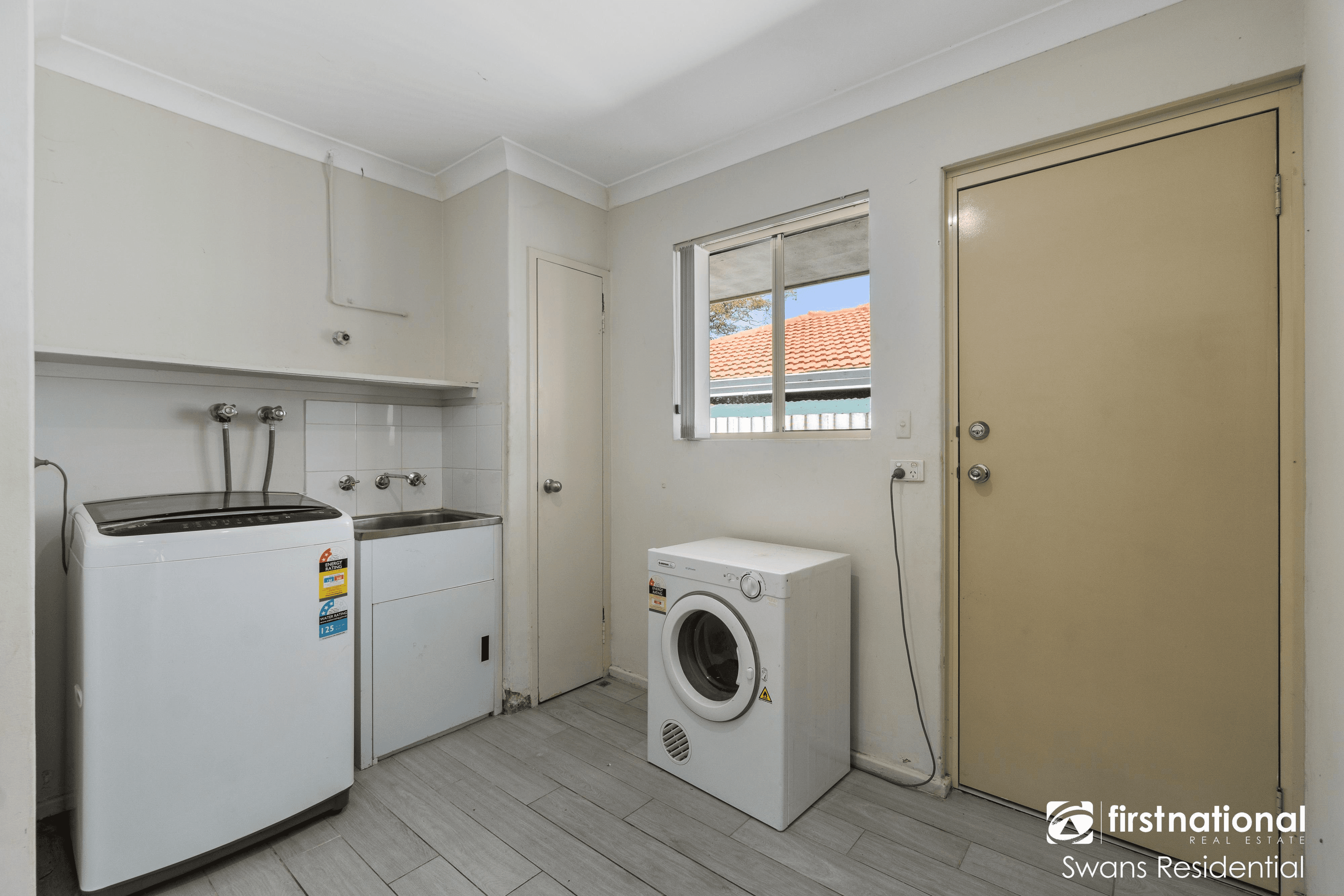 17 Lalina Way, WANNEROO, WA 6065
