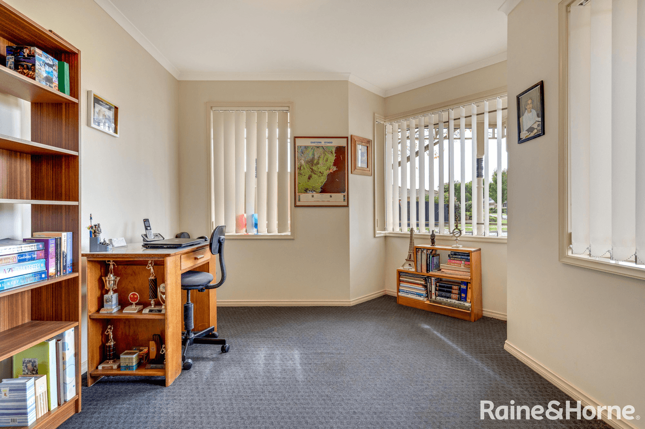 2 Lindwall Street, SUNBURY, VIC 3429