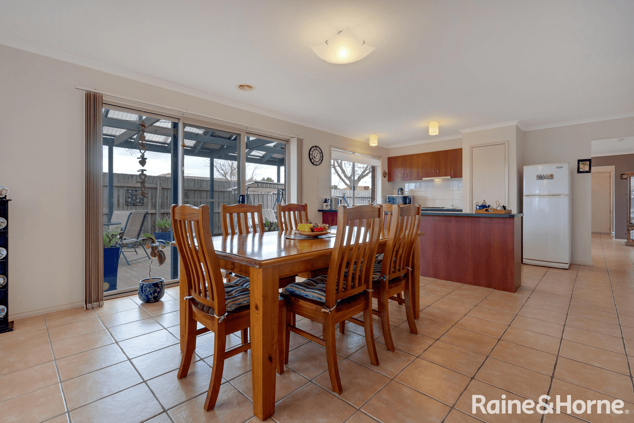 2 Lindwall Street, SUNBURY, VIC 3429