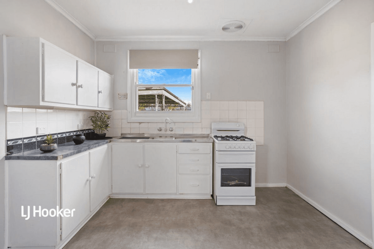 43 Davison Crescent, SMITHFIELD PLAINS, SA 5114