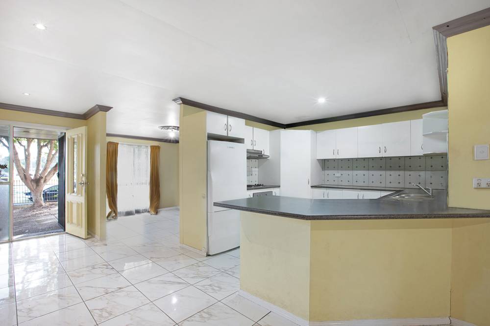 4 Gritl Court, KINGSTON, QLD 4114