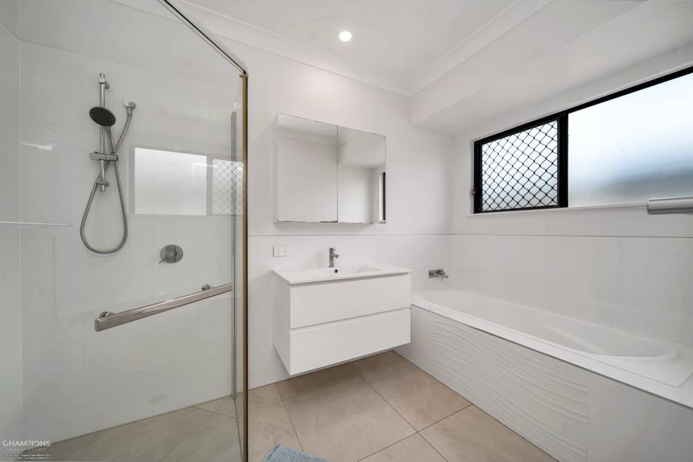 4 Lillydale Way, TRINITY BEACH, QLD 4879