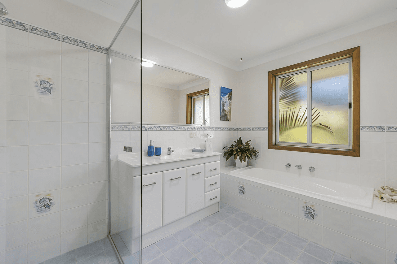 83 Yarranabee Road, PORT MACQUARIE, NSW 2444