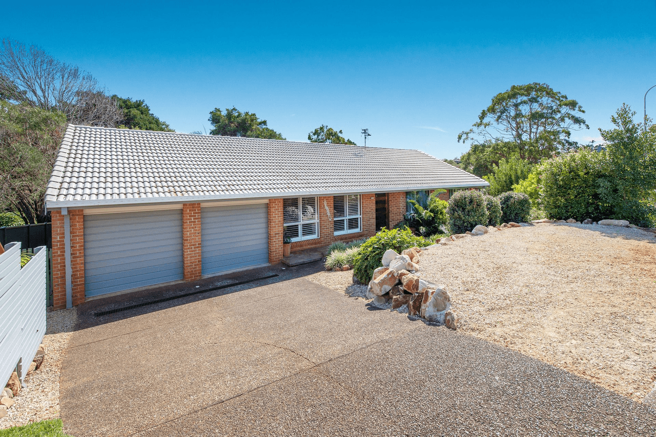 83 Yarranabee Road, PORT MACQUARIE, NSW 2444