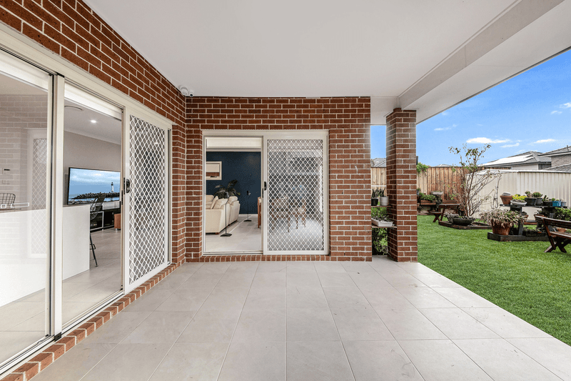 83 Rowe Drive, POTTS HILL, NSW 2143