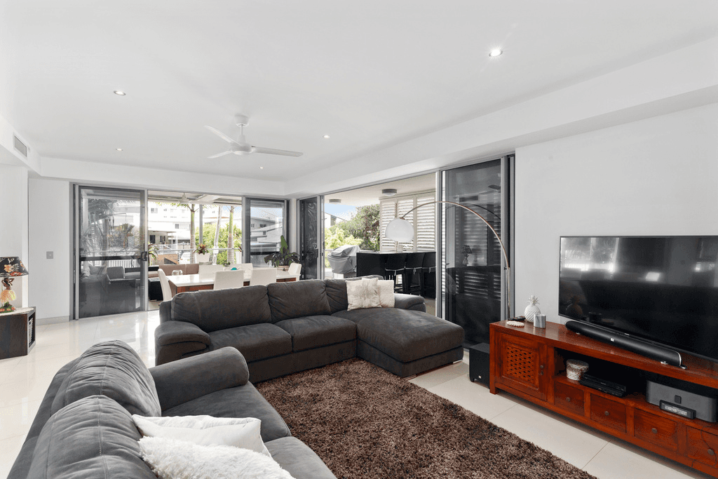 1/319  Golden Four Drive, TUGUN, QLD 4224