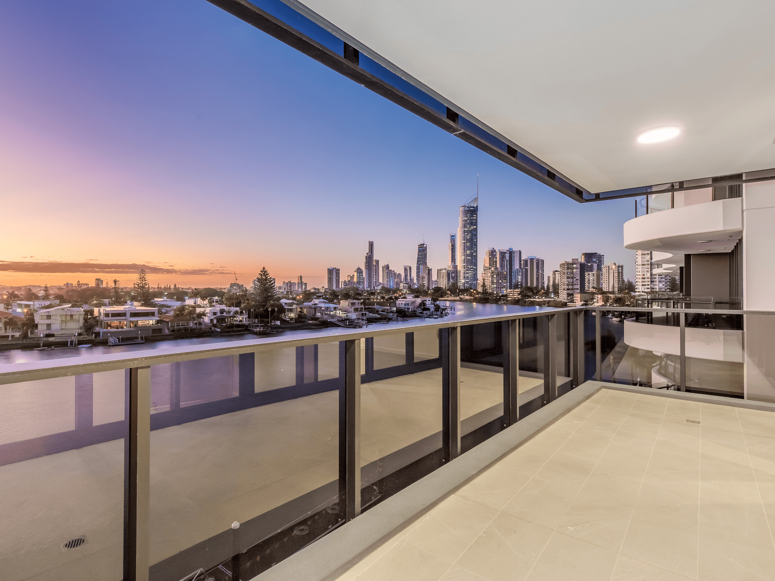 503/15-17 Cannes Avenue, SURFERS PARADISE, QLD 4217