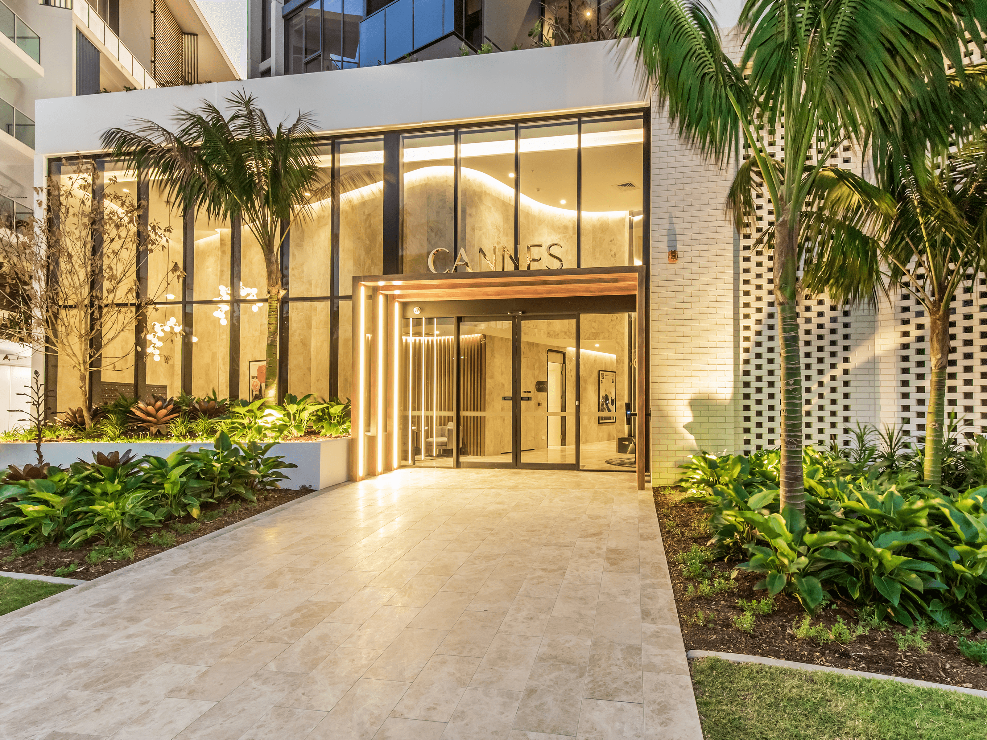 503/15-17 Cannes Avenue, SURFERS PARADISE, QLD 4217