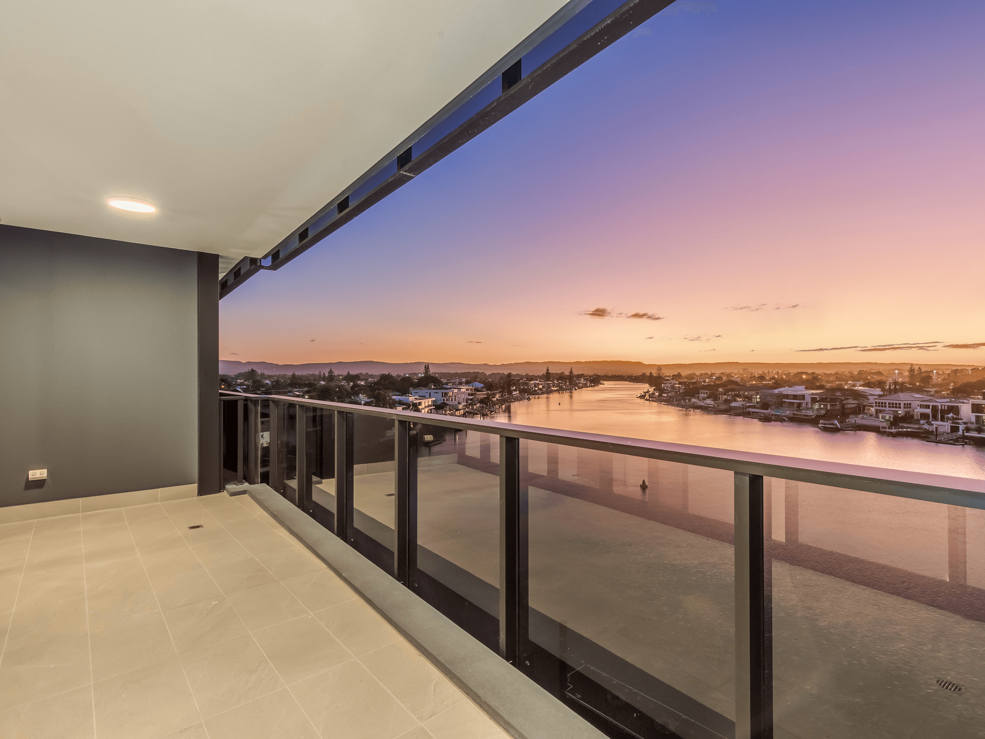 503/15-17 Cannes Avenue, SURFERS PARADISE, QLD 4217