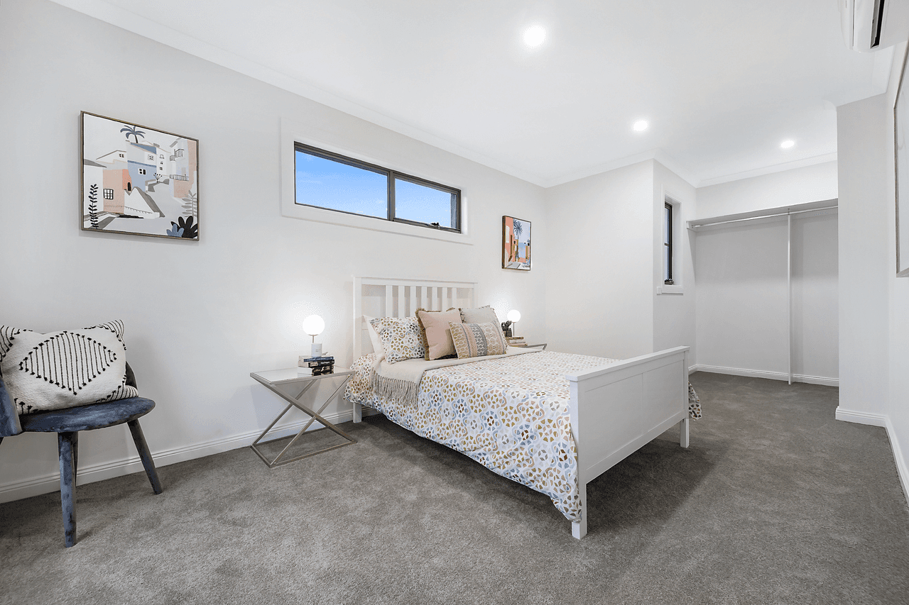 1/3 Adrienne Crescent, MOUNT WAVERLEY, VIC 3149